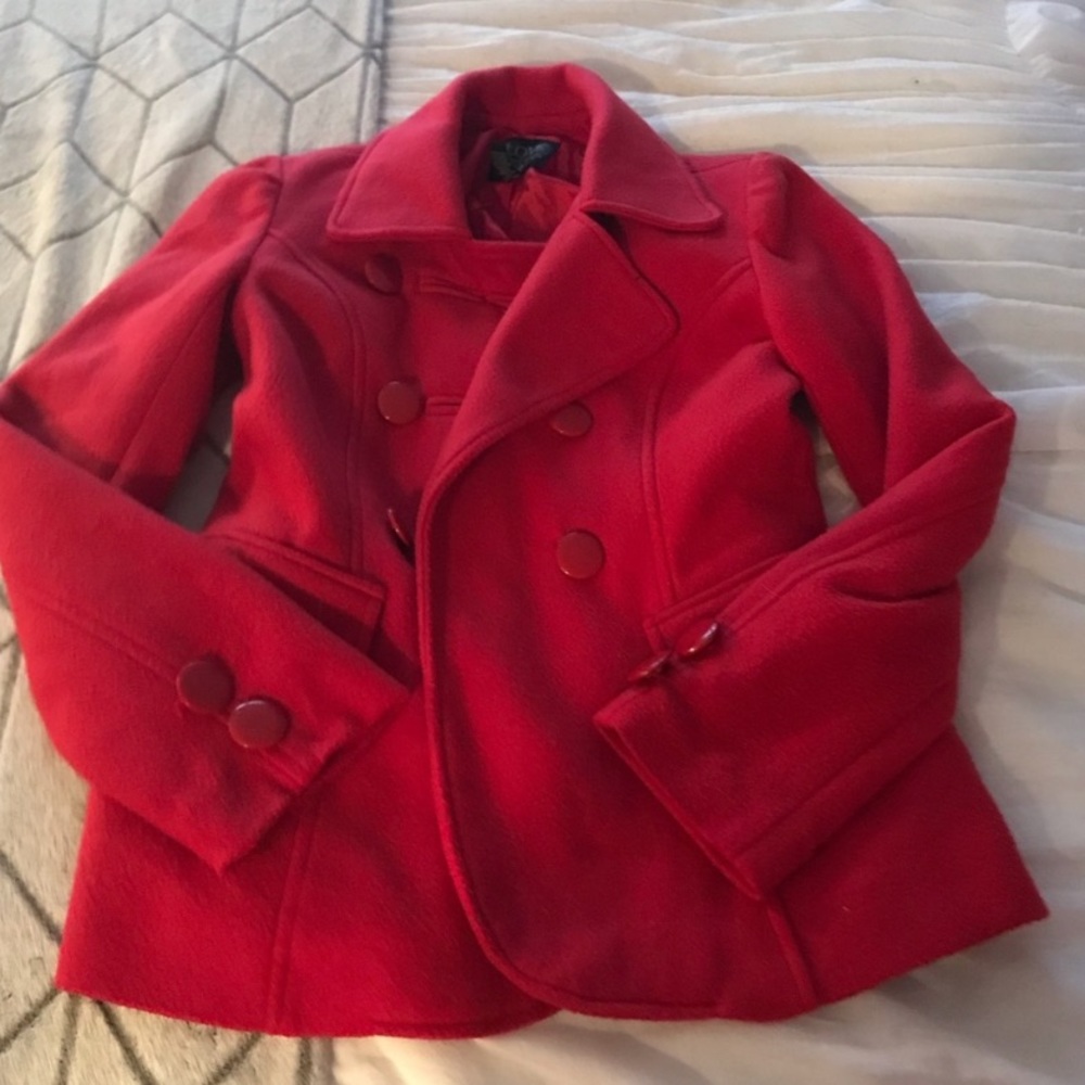 Red coat - Picture 3 of 3